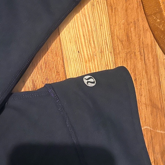 Lululemon Yoga Pants Size 6 - Picture 3 of 3
